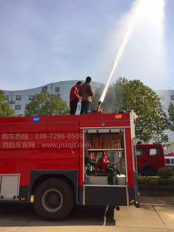 重汽8噸水罐消防車 微信圖片_20171123150823.jpg