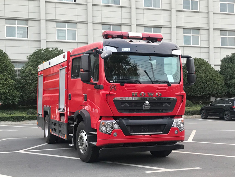 8噸水罐消防車(chē)圖片.jpg EF8131956E066DCB7B065F813ADED834.jpg